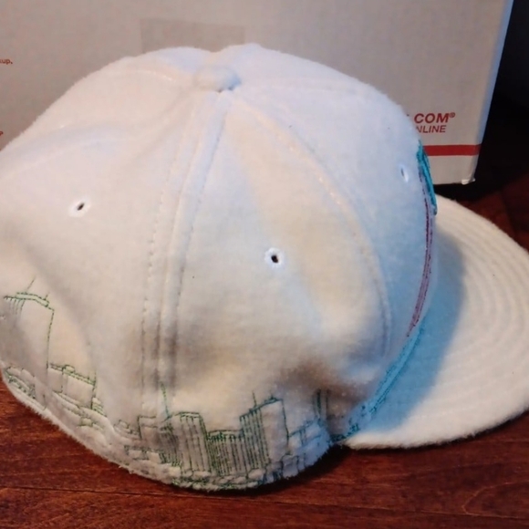 Miami New Era 59 Fifty 7 1/8 56.8cm fitted White hat cap - Picture 2 of 7